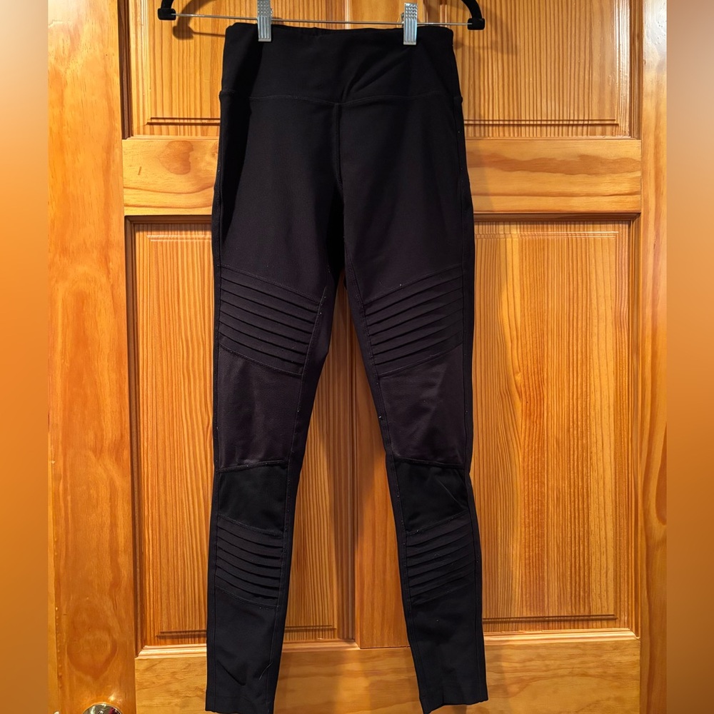 Mondetta yoga pants with ribbed detailing, worn